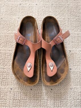 Birkenstock Antique Rose Leather, Soft Footbed Gizeh Sandals 38